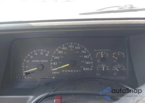 1998 Chevrolet C1500 Fleetside z USA, uszkodzony, nr VIN 1GCEC19R4WR145857